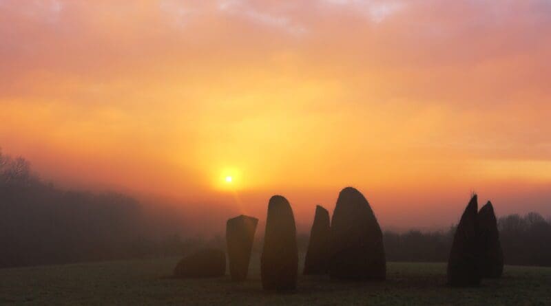 Land art installation 'Les Ancêtres' (Heuvelland, Belgium)