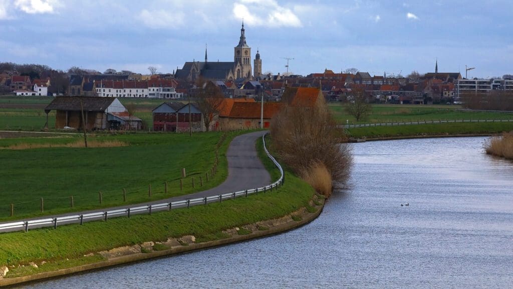 Diksmuide gezien vanaf de Dodengang.