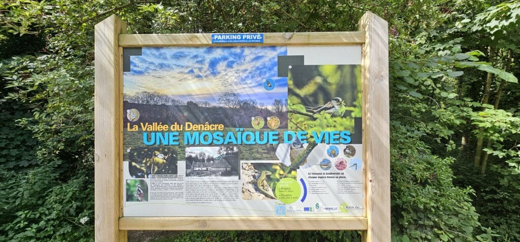 Infobord op de privé parking nabij de Estaminet van de Tweede Molen.
