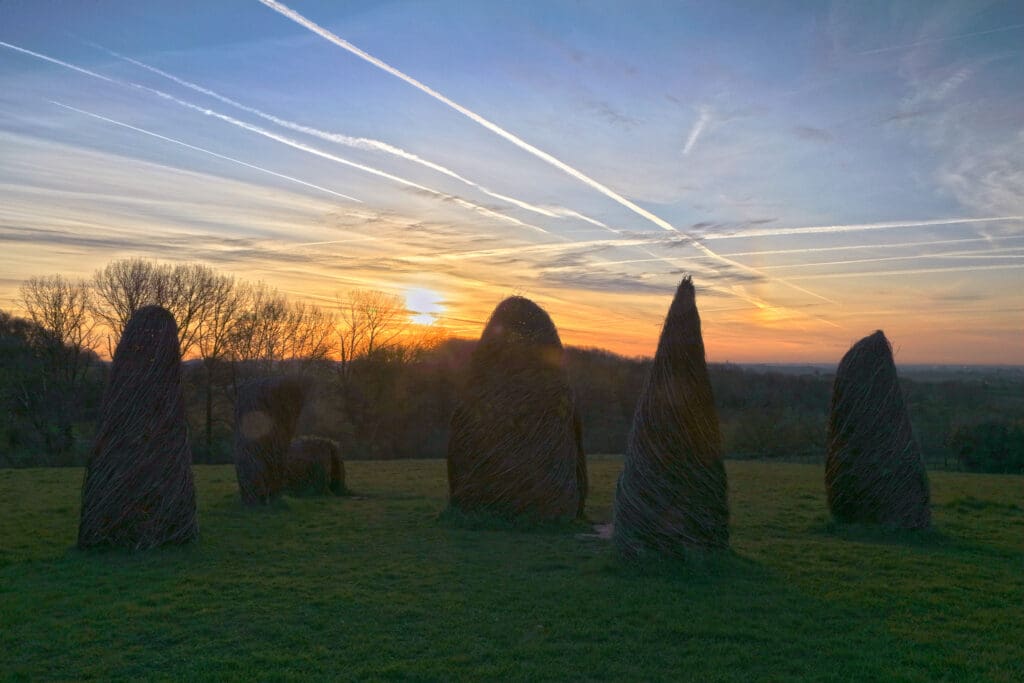 Land-art installatie "Les ancêtres" (Heuvelland, België)