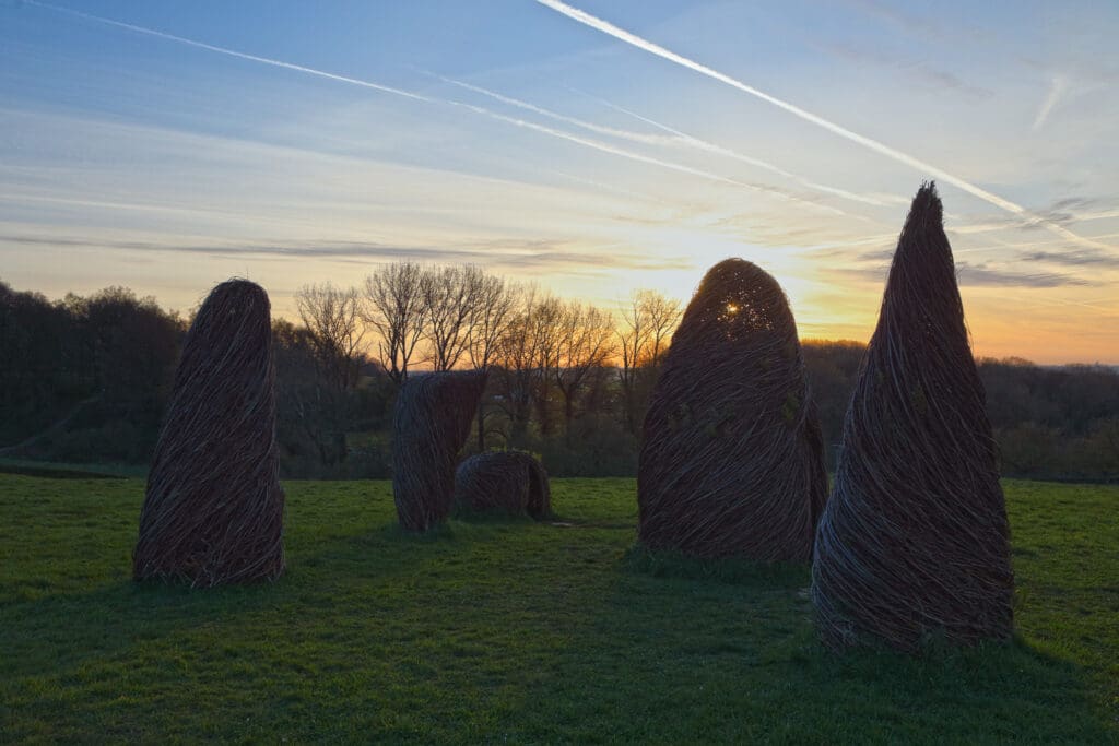 Land-art installatie "Les ancêtres" (Heuvelland, België)