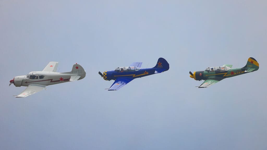 North American T-6 Texan/Harvard - Yakovlev Yak-11 (C-11)
