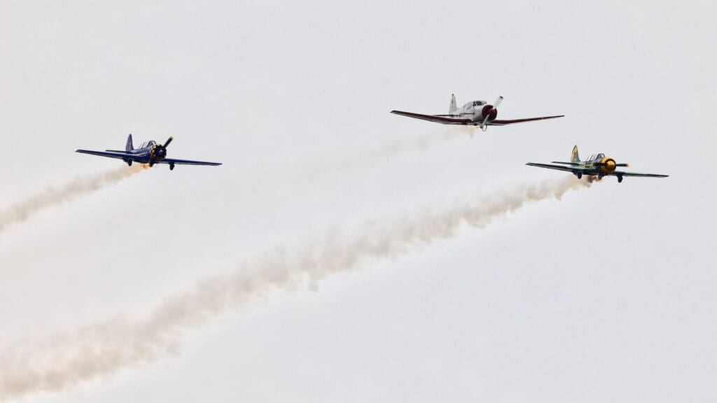North American T-6 Texan/Harvard –
Yakovlev Yak-11 (C-11)