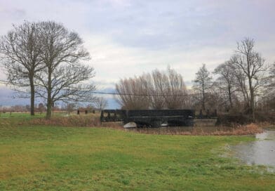Stenen Brug over de Dode IJzer (Pollinkhove, Lo-Reninge, België)