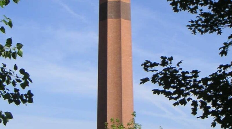 (c) https://fr.wikipedia.org/wiki/Phare_de_la_Canche#/media/Fichier:Le_Touquet-Paris-Plage_-_Le_phare_de_la_Canche.jpg